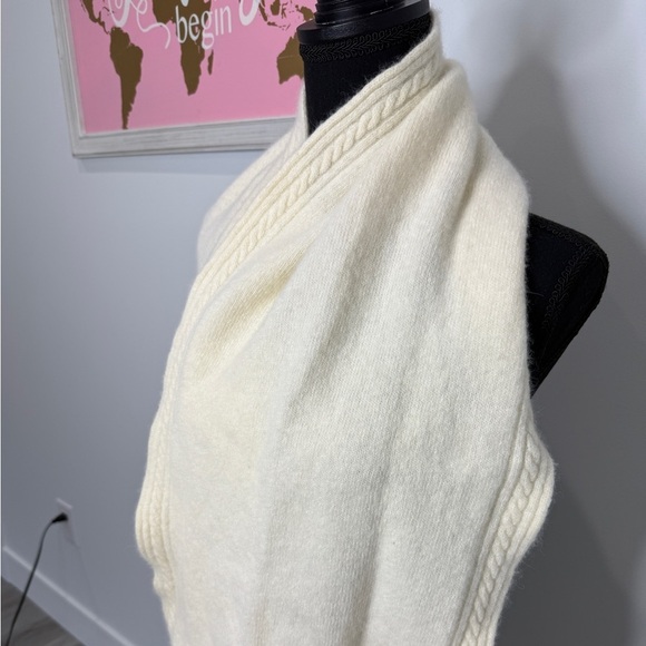 Morgan Taylor Lambwool Blend Beige Scarf - Picture 4 of 7